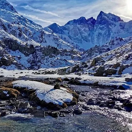 Apartamento Avec Piscine Chauffée, Parking Et Vue Montagne à - Fr-1-812-77